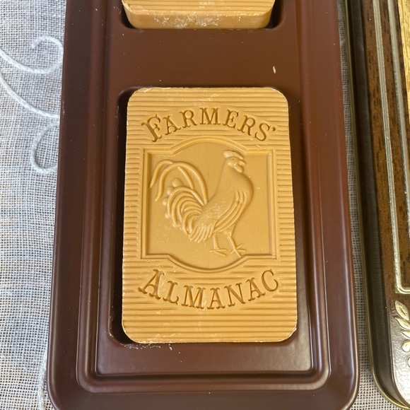 Vintage Avon Farmers Almanac Thermometer & Soap / Gold Tin Rooster. New in box - Picture 4 of 7